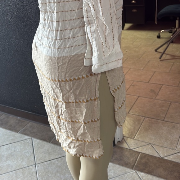 Women's Pink Button-Up Top - Picture 5 of 8